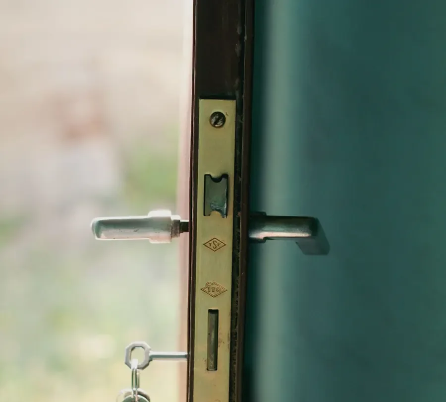 Open door showing the locking edge and handle – commercial locksmith Chester advice on the right lock for a business entrance from Locksmith Chester